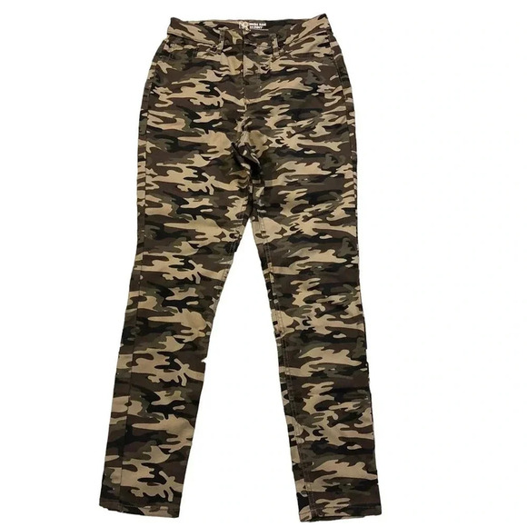 NOBO Pants - NOBO High Rise Skinny Camouflage Women Pants Size 9 NWT